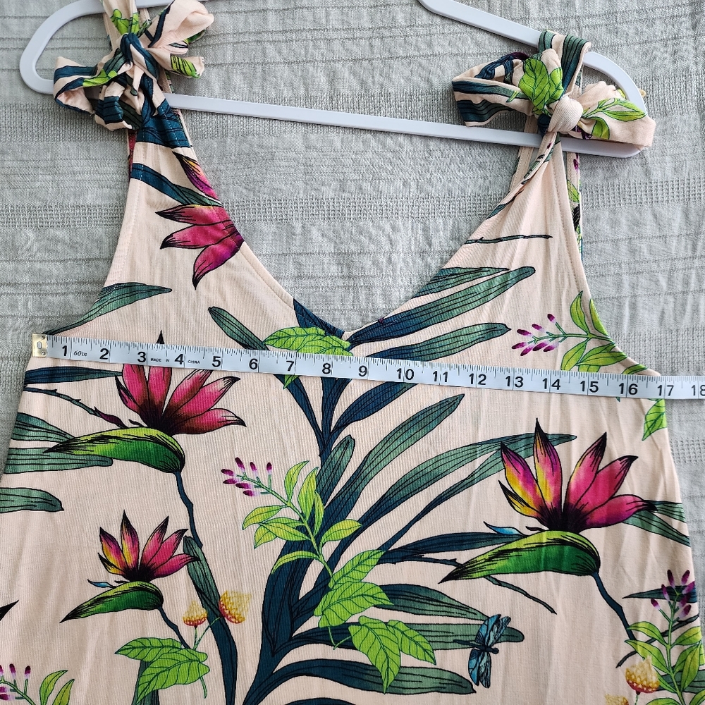 Small, BUT fits like a MEDIUM - Soma Tropical Floral Tie-Shoulder Nightgown - Picture 8 of 10